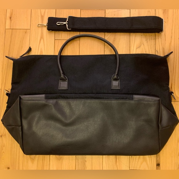 Nwot DWS Weekend bag! - Picture 2 of 2